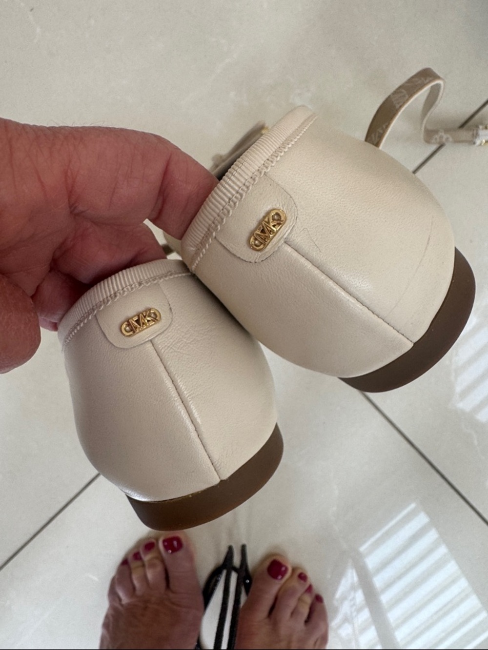 MICHAEL Michael Kors Cream Cross-Strap Ballet Flats with Bow - Picture 3 of 5